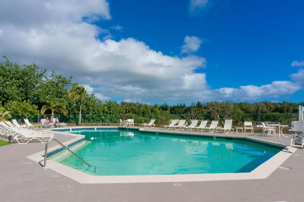Beachfront Bungalow Walk To Ocean & Restaurants Lihue