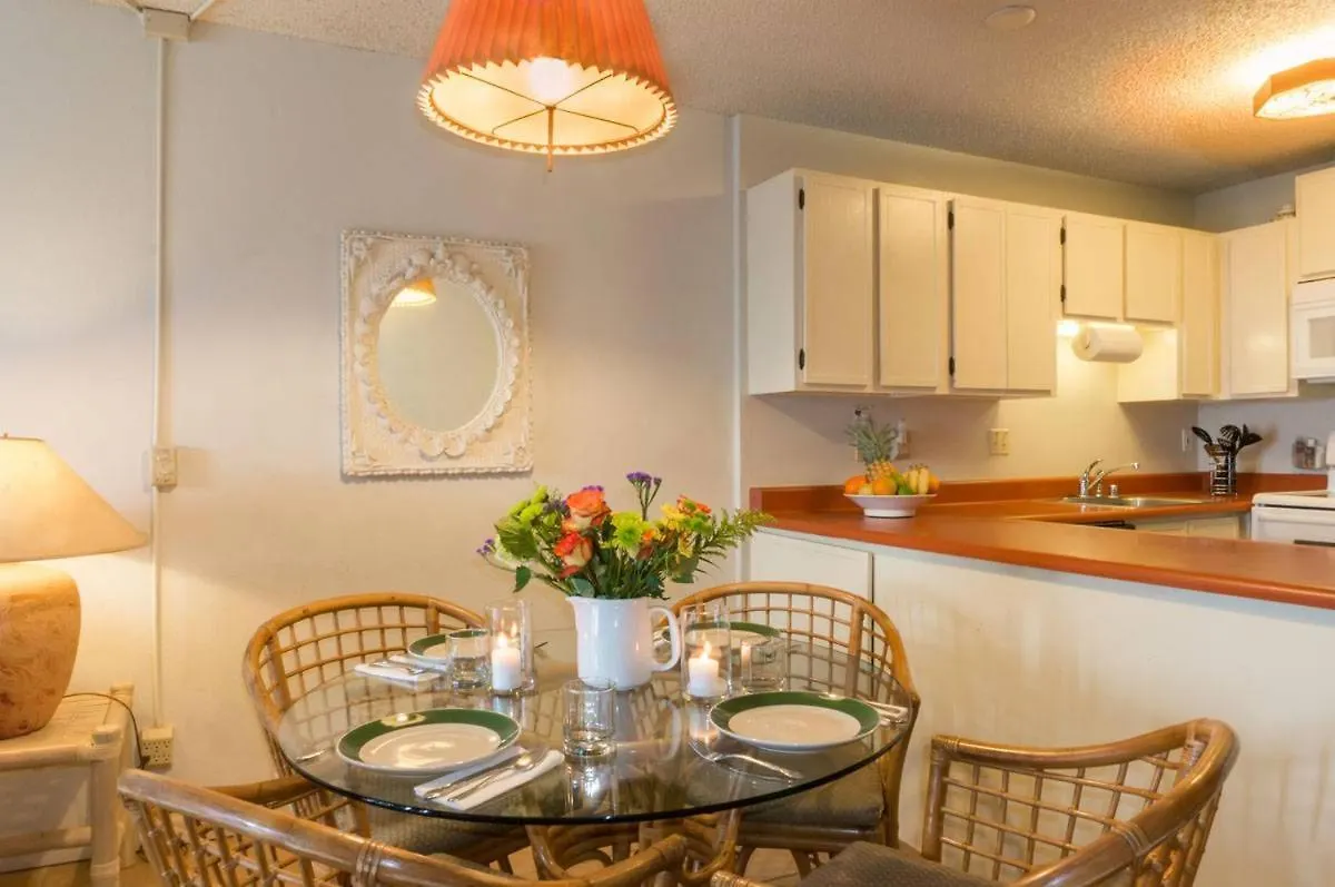 Beachfront Bungalow Walk To Ocean & Restaurants Lihue