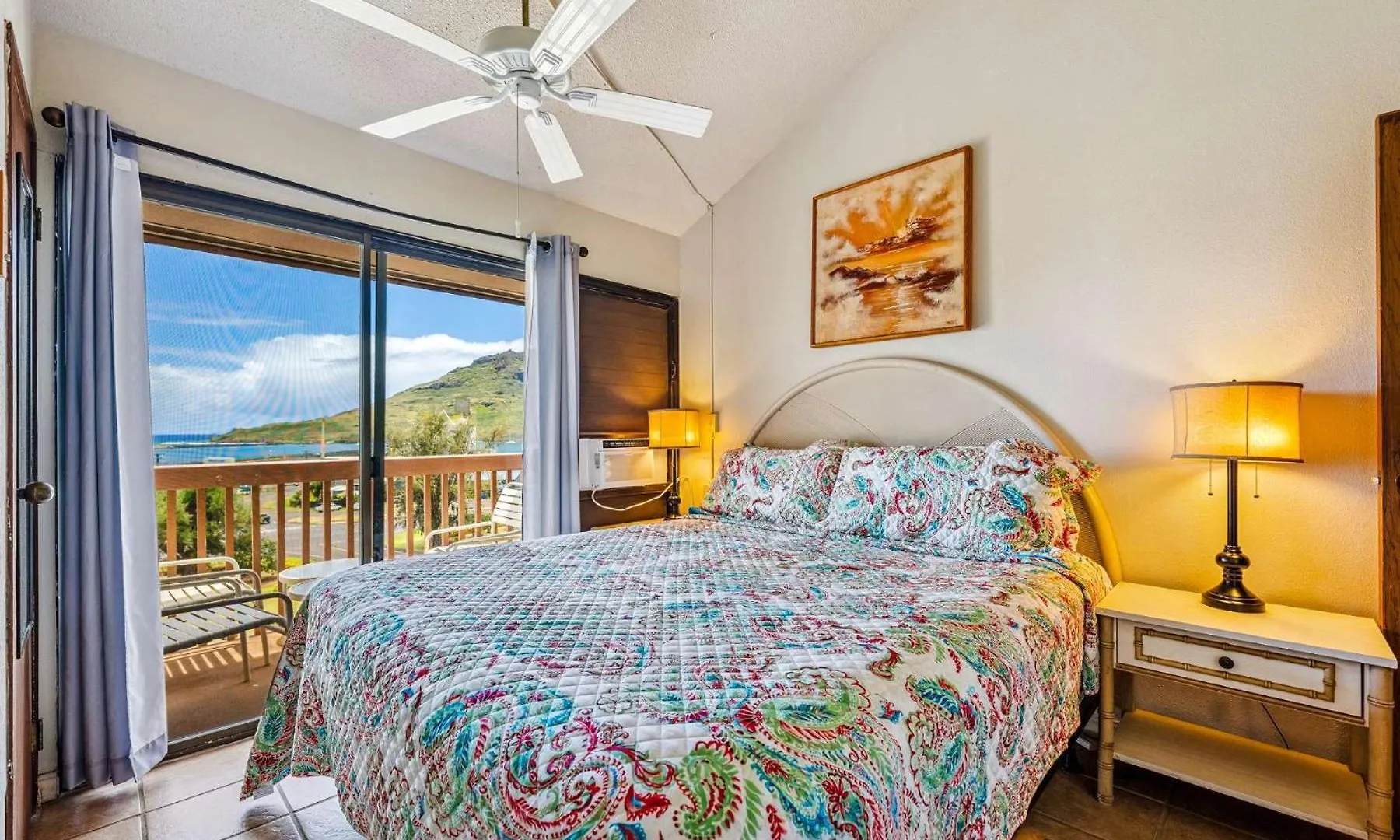 Beachfront Bungalow Walk To Ocean & Restaurants Lihue ABD