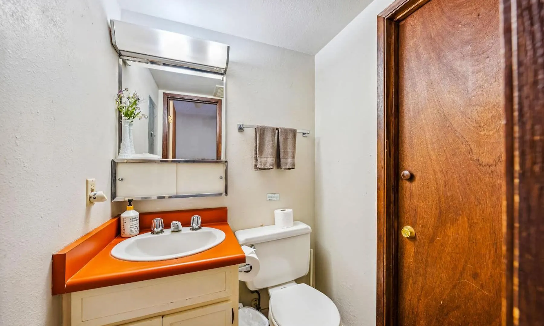 Beachfront Bungalow Walk To Ocean & Restaurants Lihue