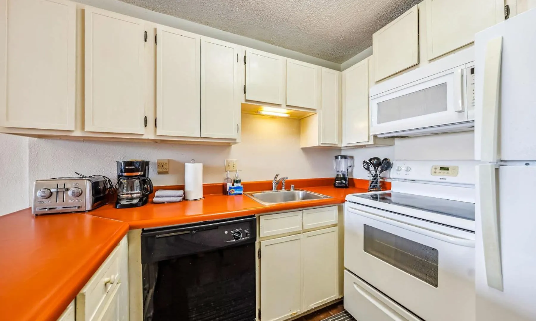 Beachfront Bungalow Walk To Ocean & Restaurants Lihue Tatil Evi